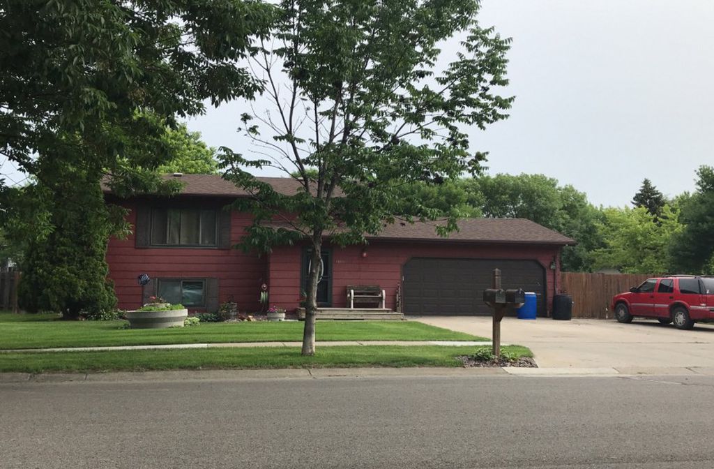 25th Ave S, Fargo, ND 58103, Preforeclosure 128,100 3BD / 2BH