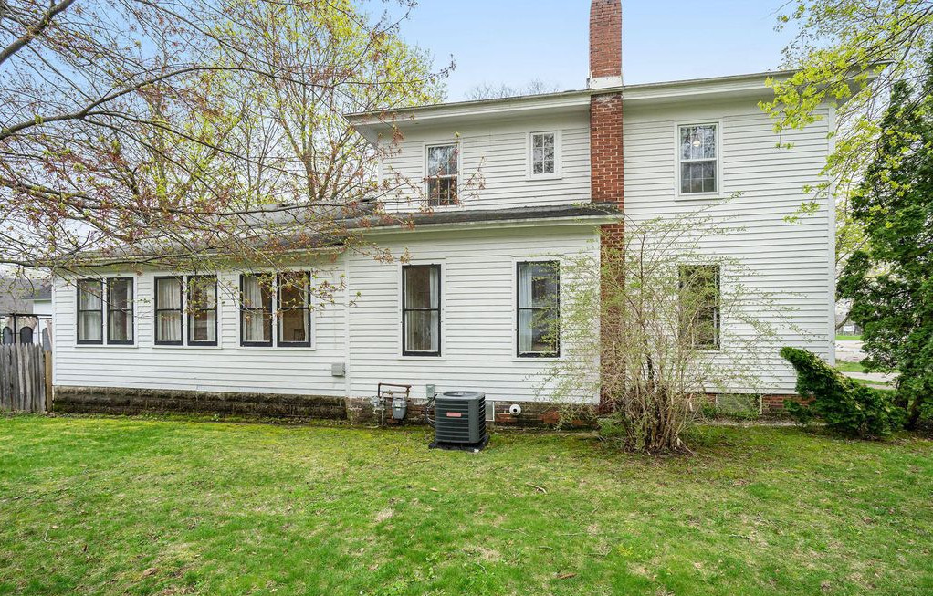 Hubbard St, Allegan, MI 49010, Preforeclosure 119,500 4BD / 1.5BH