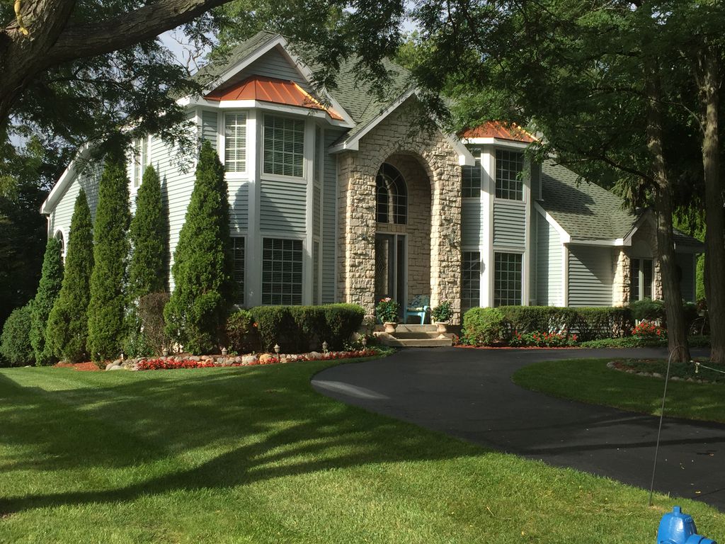 S Lake Shore Dr Unit 23, Lake Geneva, WI 53147, Preforeclosure