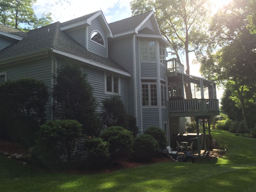 S Lake Shore Dr Unit 23, Lake Geneva, WI 53147, Preforeclosure