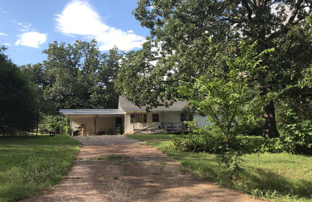 W Sugarloaf St, Heber Springs, AR 72543, Preforeclosure 124,700 3BD / 1.5BH