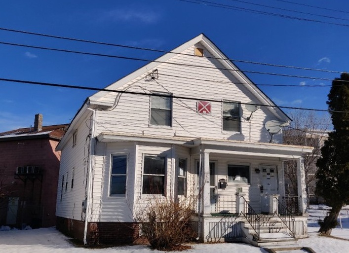 Campus Ave, Lewiston, ME 04240, Preforeclosure 180,115 4BD / 3BH