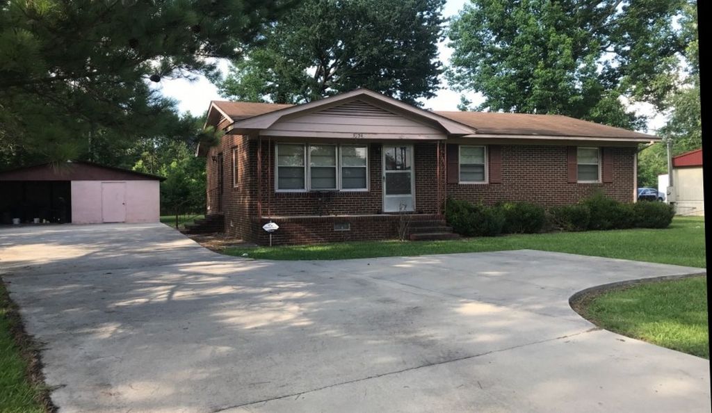 Stantonsburg Rd, Greenville, NC 27834, Preforeclosure 145,622 3BD