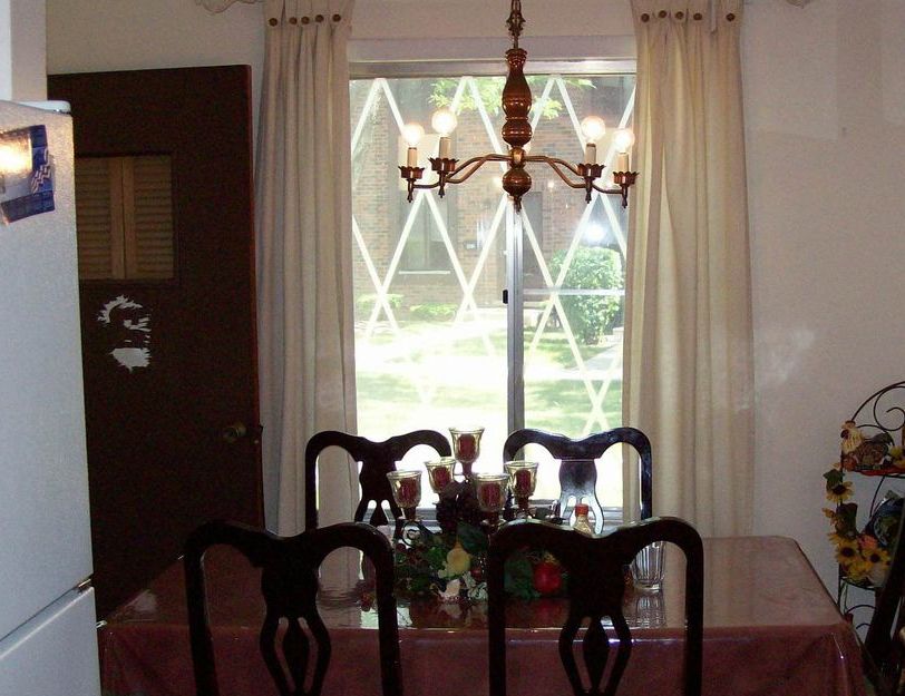 Stratford Ln, Villa Park, IL 60181, Preforeclosure 172,006 3BD / 1