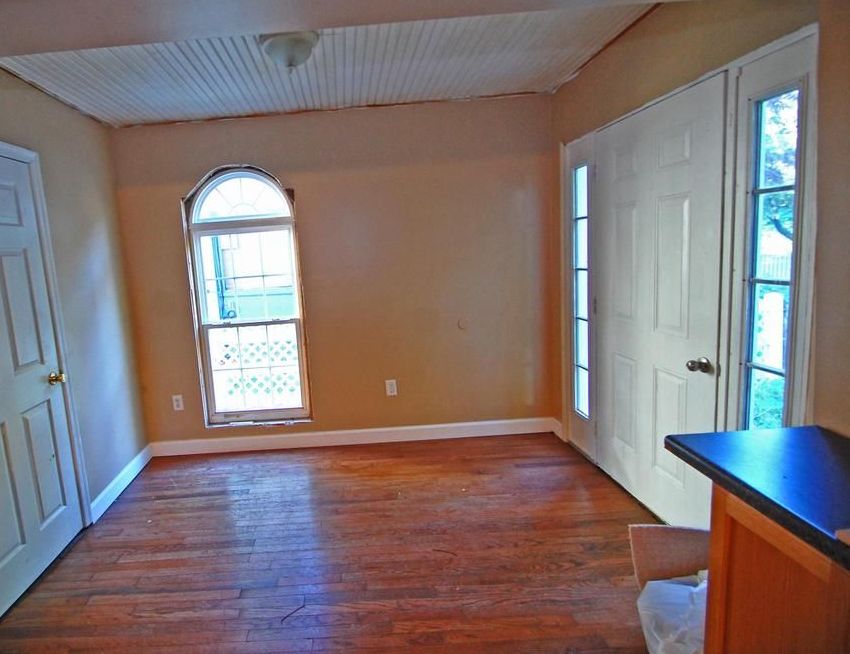 W Commerce St, Smyrna, DE 19977, Preforeclosure 129,700 3BD / 2BH Preforeclosure Listing