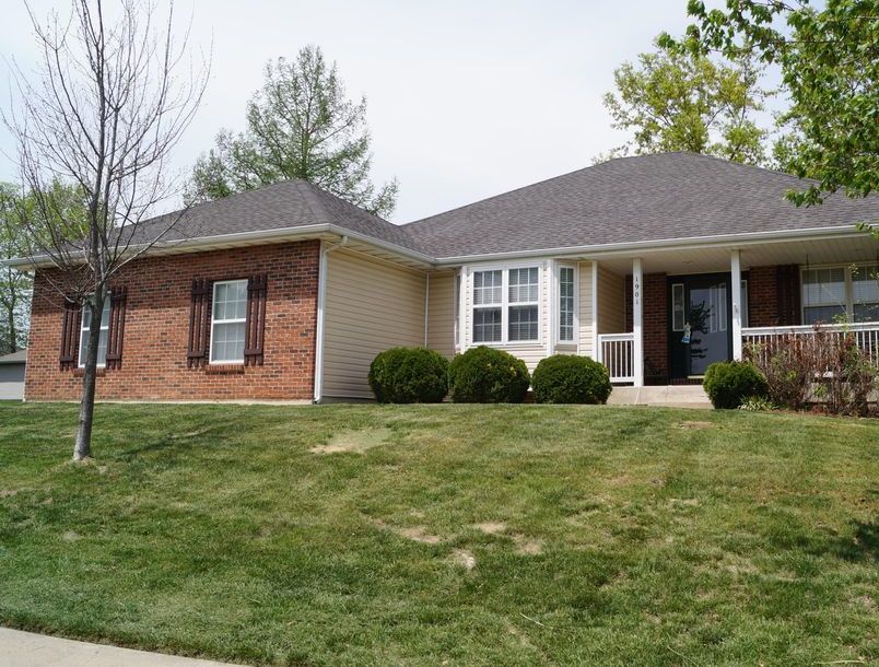 E Riviera Dr, Columbia, MO 65202, Preforeclosure 216,000 3BD / 2BH
