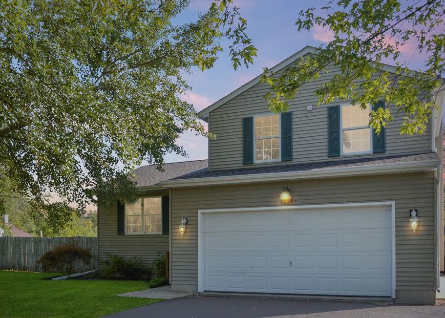 W Warner St, Waukegan, IL 60087, Preforeclosure 185,300 3BD / 3BH