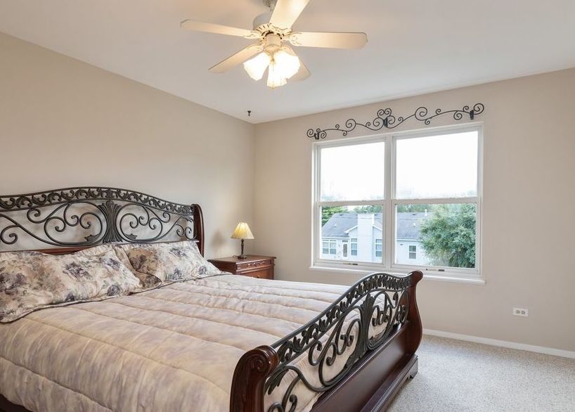 W Warner St, Waukegan, IL 60087, Preforeclosure 185,300 3BD / 3BH