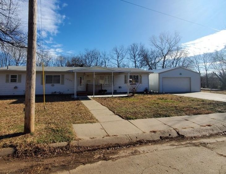 S B St, Wellington, KS 67152, Preforeclosure 119,500 3BD / 2BH