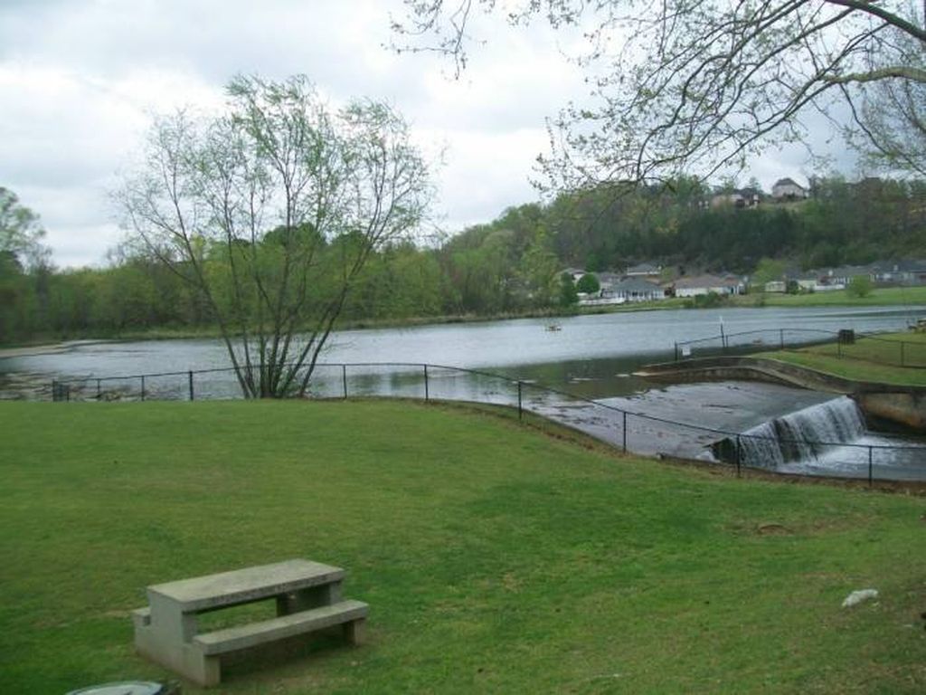 Lakes Edge Ln, Pinson, AL 35126, Preforeclosure 111,200 2BD / 2BH