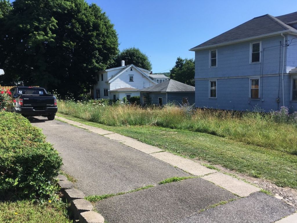 Bevier St, Binghamton, NY 13901, Preforeclosure Call 3BD / 2BH