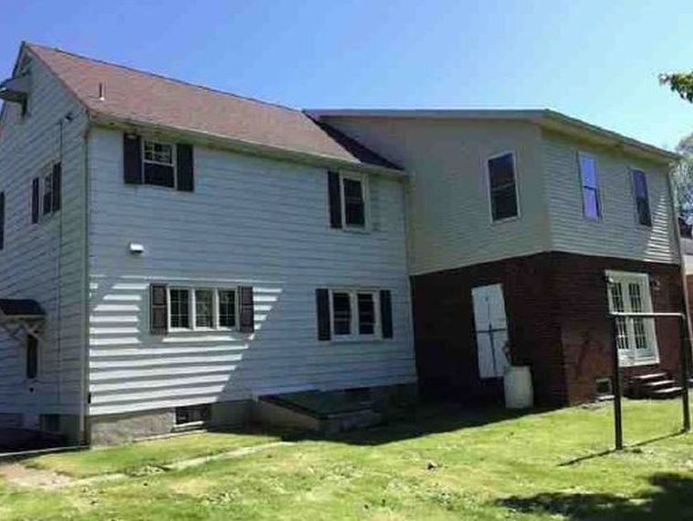 S Hollywood Blvd, Hazleton, PA 18202, Preforeclosure 123,600 3BD