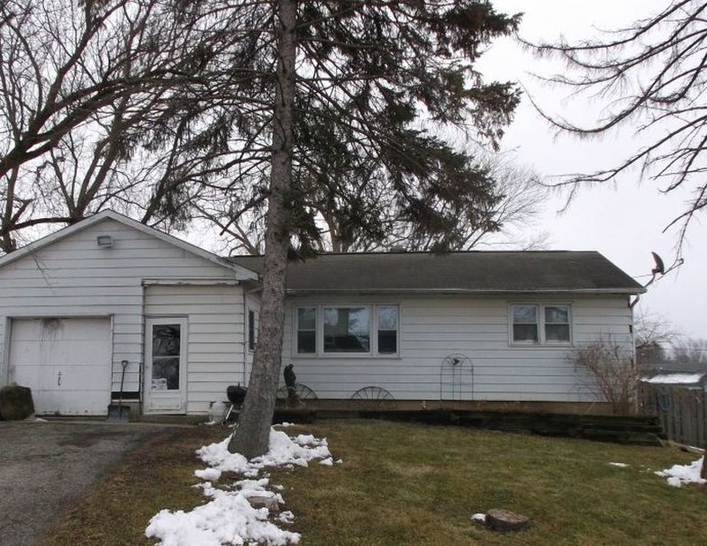 N Margaret St, Antioch, IL 60002, Preforeclosure 208,100 3BD / 2BH