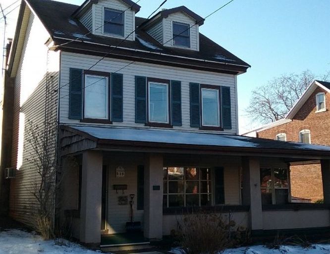 W 4th St, East Greenville, PA 18041, Preforeclosure 214,612 3BD