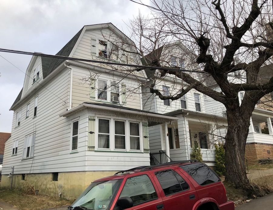Hillard St, Wilkes Barre, PA 18702, Preforeclosure 98,200 4BD / 1BH Preforeclosure