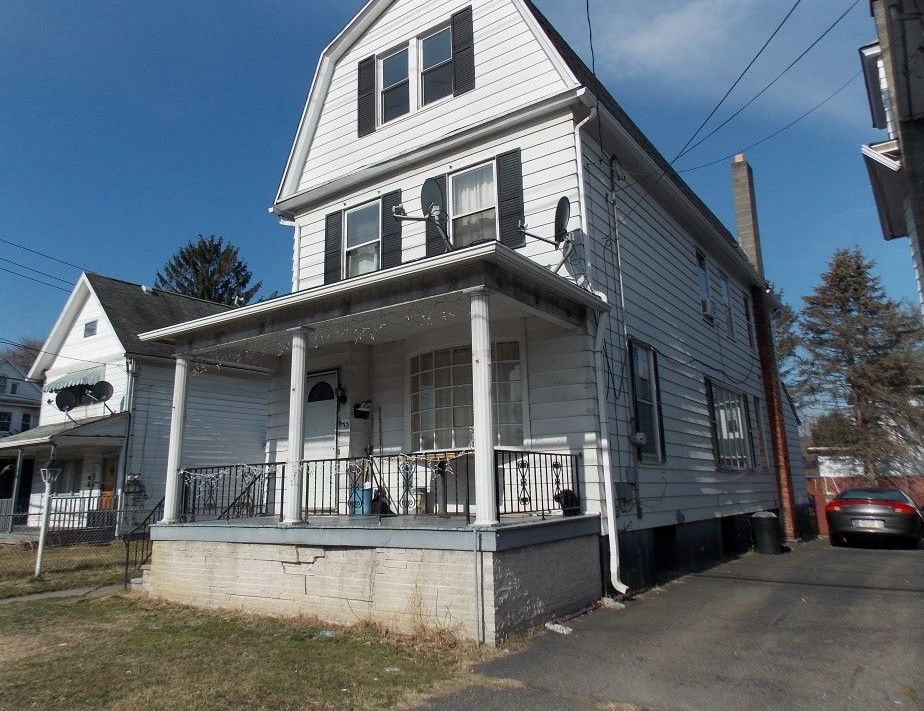 Carey Ave, Wilkes Barre, PA 18702, Preforeclosure 76,600 3BD / 3BH