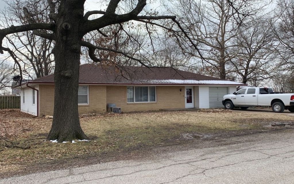 W 2nd St, Chanute, KS 66720, Preforeclosure 58,300 3BD / 1.5BH