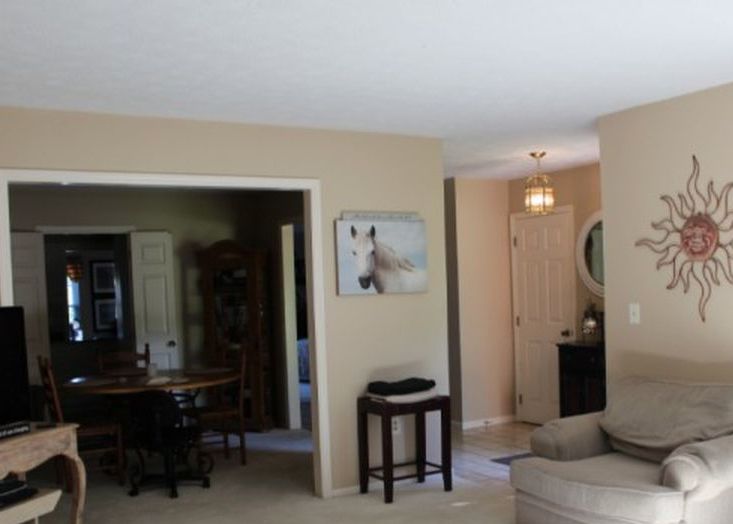 Valley Brook Dr S, Englewood, OH 45322, Preforeclosure 159,500 3BD / 2.5BH Preforeclosure