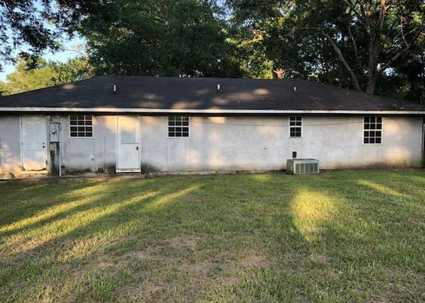 2nd St, Chipley, FL 32428, Preforeclosure 48,000 3BD / 2BH Preforeclosure Listing 29675467