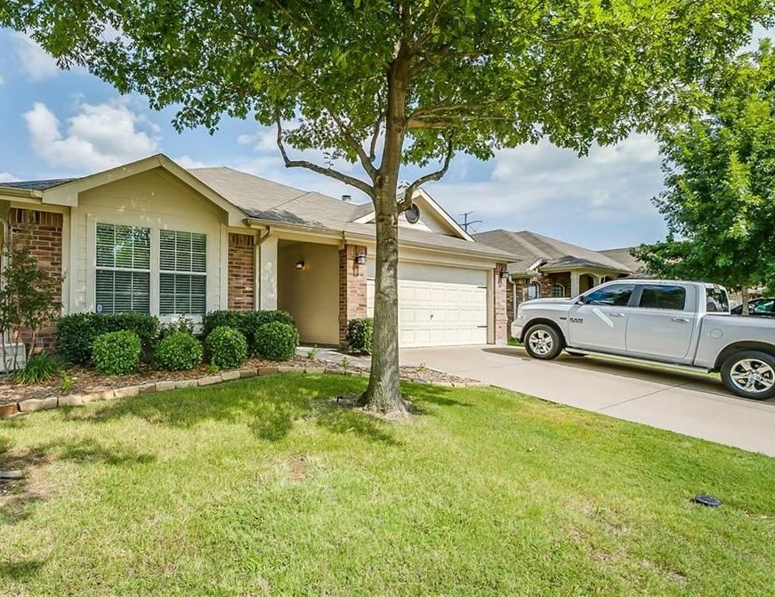 Tormes, Grand Prairie, TX 75054, Preforeclosure 232,400 4BD / 2BH