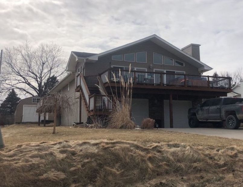 Murray Pt, Plattsmouth, NE 68048, Preforeclosure 206,300 3BD / 2BH