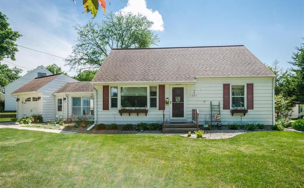 Karen Dr Se, Cedar Rapids, IA 52403, Preforeclosure 102,100 2BD / 2BH Preforeclosure