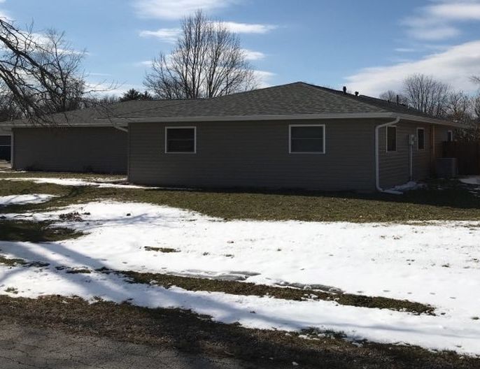 S Cheney St, Taylorville, IL 62568, Preforeclosure 104,400 3BD