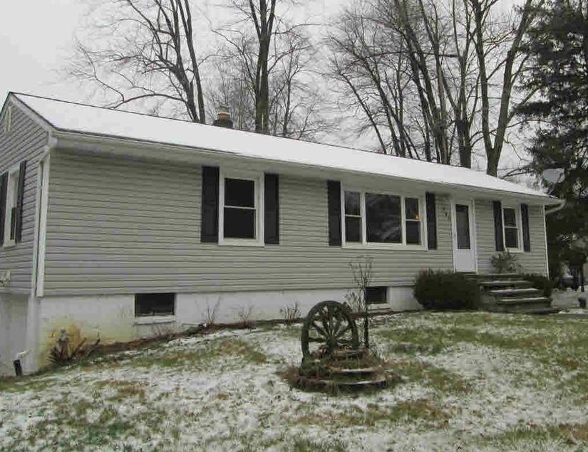 N Hillside Rd, Wappingers Falls, NY 12590, Preforeclosure 236,525