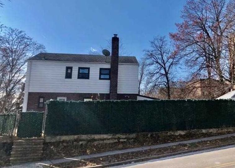 Whitehall Ter, Queens Village, NY 11427, Preforeclosure 45,000 3BD