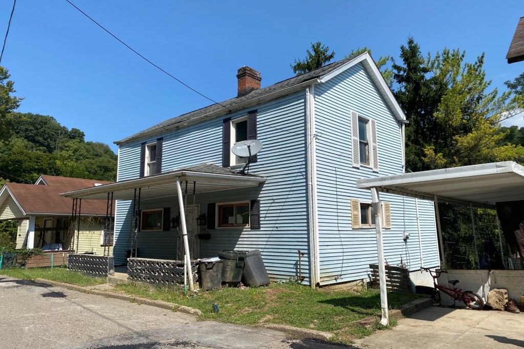 N 8th St, Martins Ferry, OH 43935, Preforeclosure 39,060 4BD / 1BH