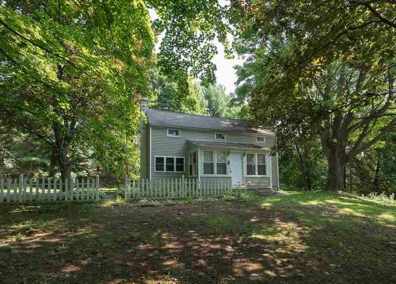 Luther Rd, East Greenbush, NY 12061, Preforeclosure 240,900 3BD