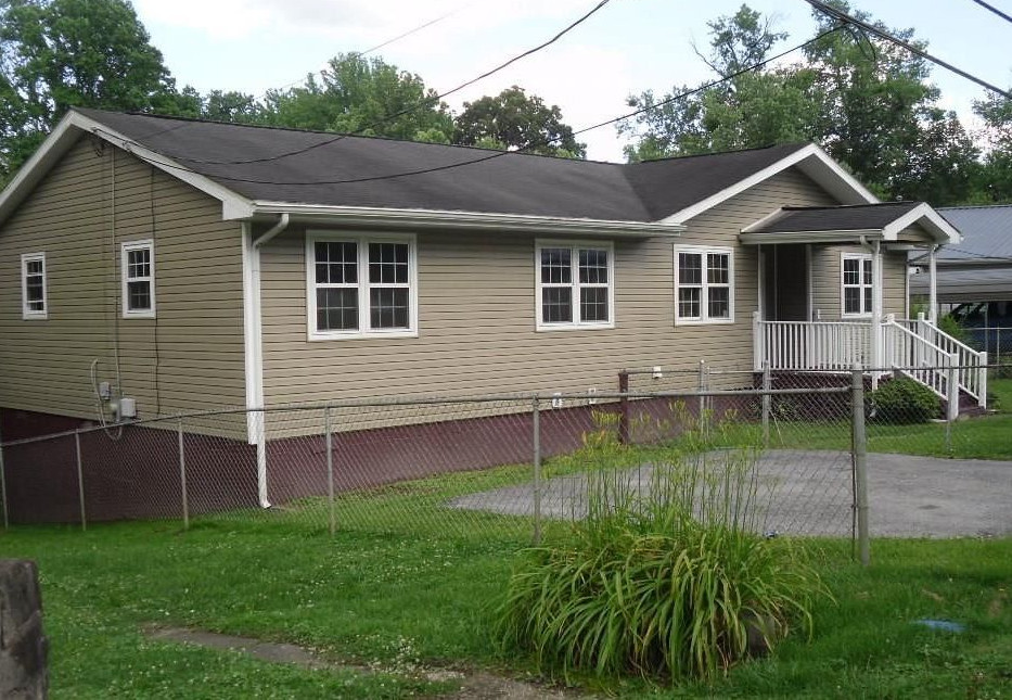 Coal River Rd, Saint Albans, WV 25177, Preforeclosure 121,300 4BD