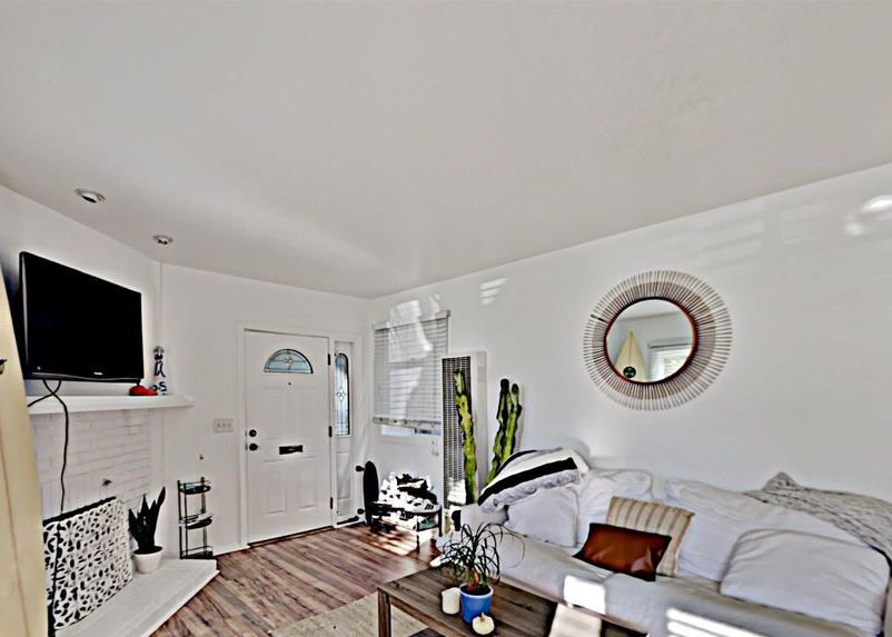 Whiting Ct, San Diego, CA 92109, Preforeclosure 70,600 2BD / 3BH