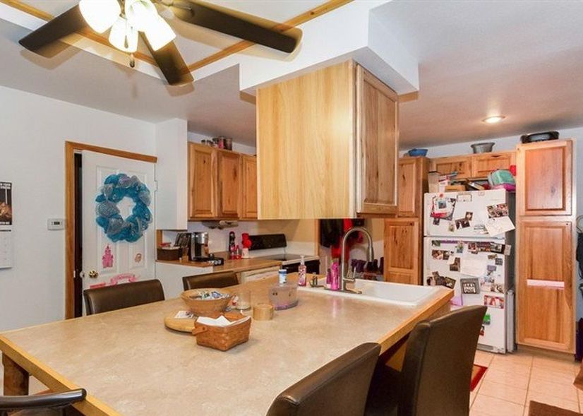 E Grand Ave, Des Moines, IA 50317, Preforeclosure 117,500 2BD