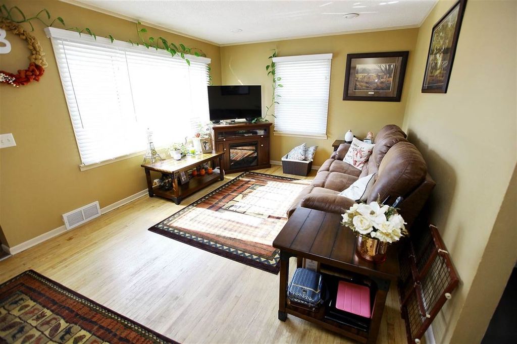 20th St Nw, Minot, ND 58703, Preforeclosure 155,700 2BD / 1BH