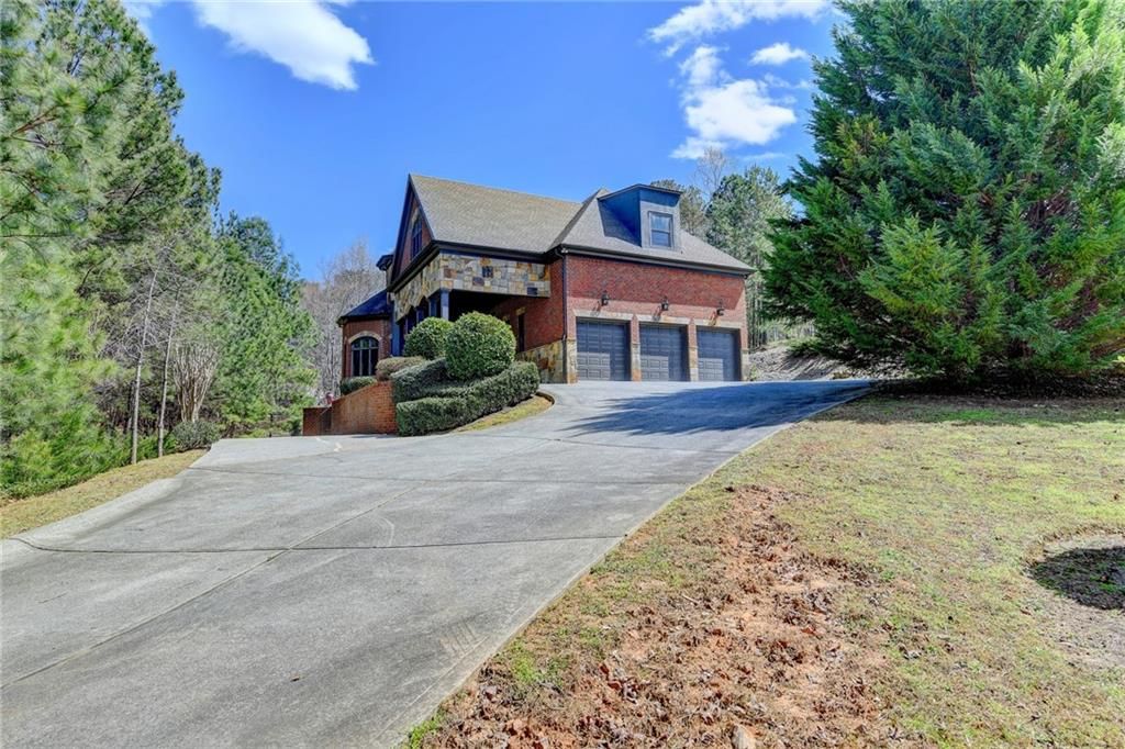 Brendlynn Ct, Suwanee, GA 30024, Preforeclosure 910,500 5BD / 7BH