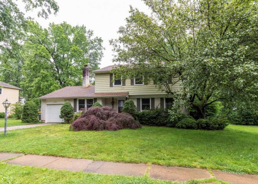 Inwood Rd, Wilmington, DE 19810, Short Sale 230,000 4BD / 3BH
