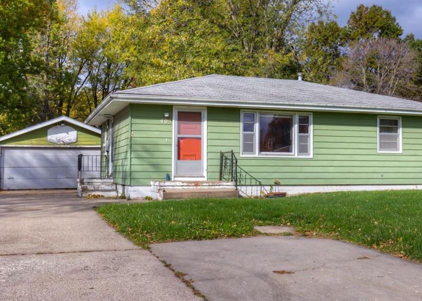 N 8th St, Indianola, IA 50125, Short Sale 89,900 3BD