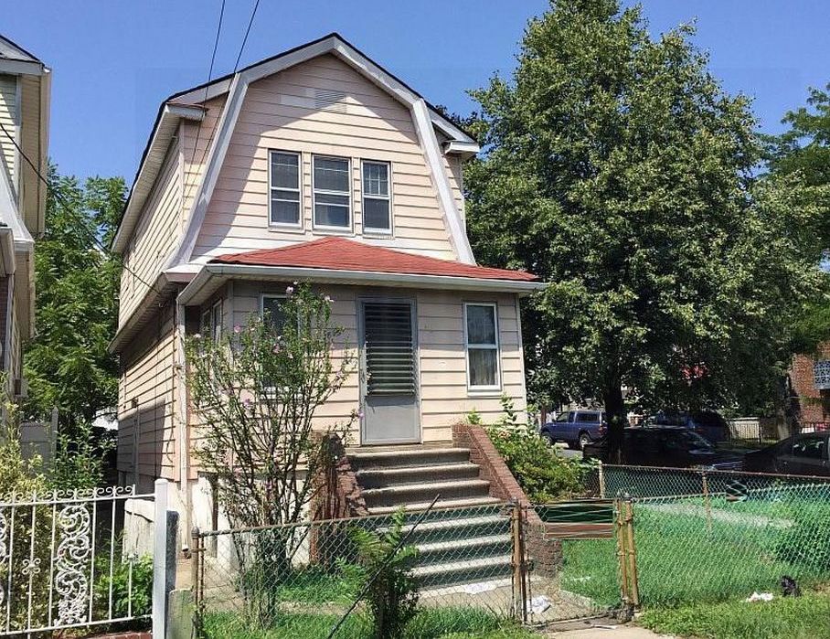 Pitman Ave, Bronx, NY 10466, Short Sale 250,000 3BD / 3BH Short