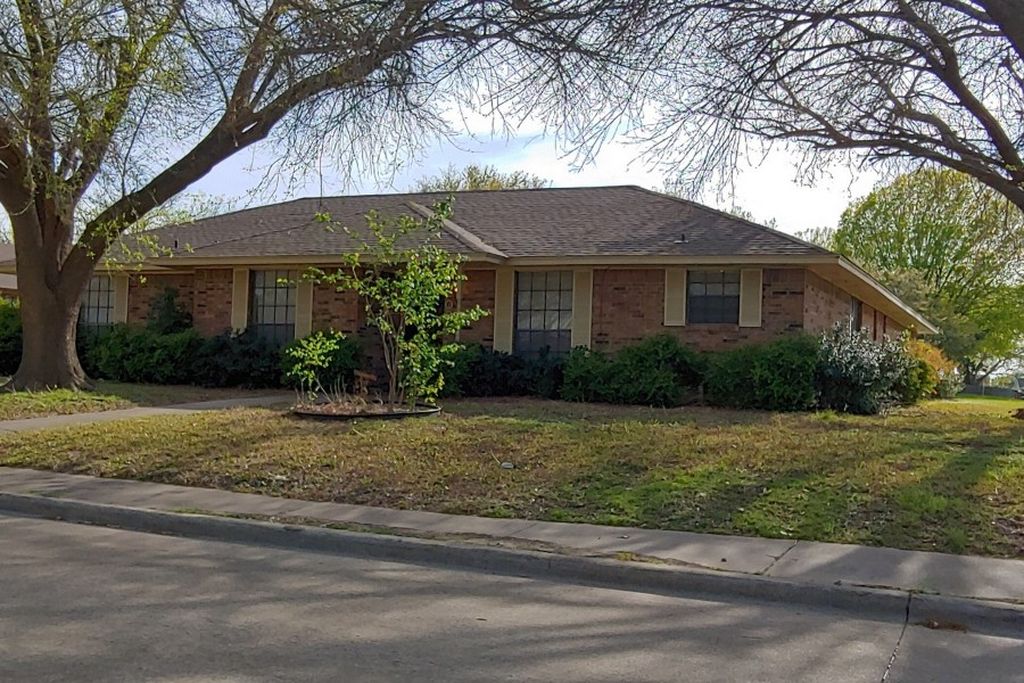 Hacienda Dr, Waxahachie, TX 75165, Sheriff Sale 227,003 4BD / 2BH Sheriff Sale Listing
