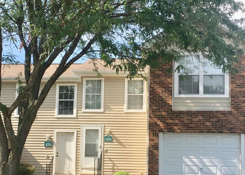 Inlet Isle Dr, Florissant, MO 63034, Short Sale 64,900 2BD / 3BH