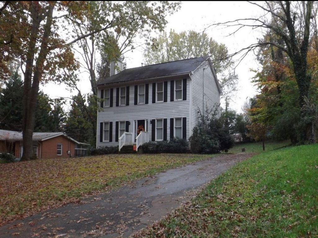 Hathaway Dr, Winston Salem, NC 27103, Sheriff Sale 130,000 3BD