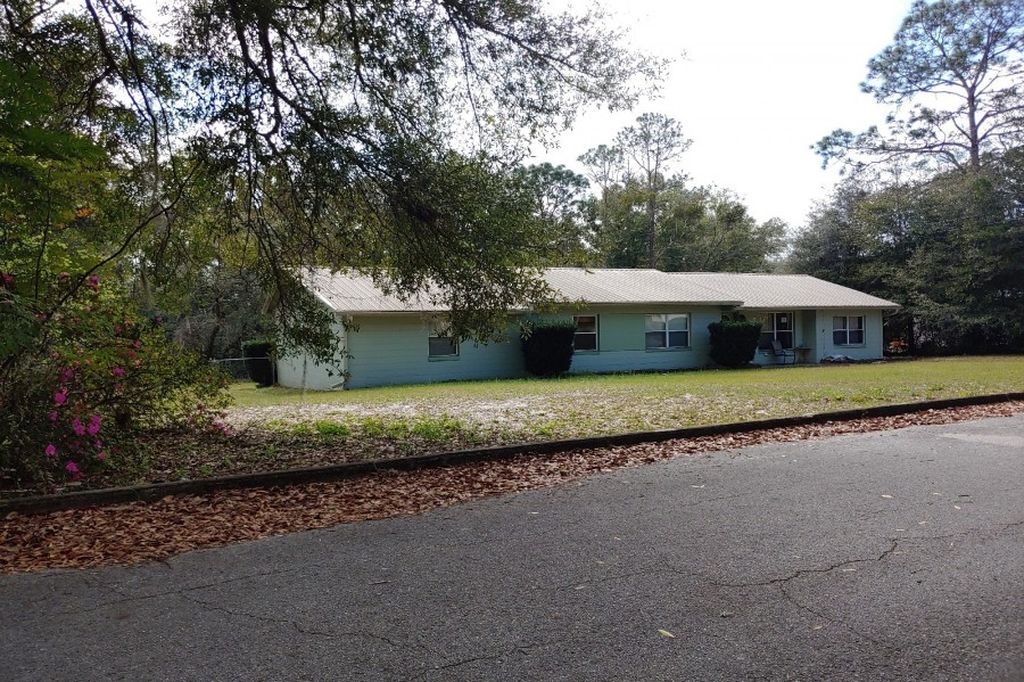Cedar St, Palatka, FL 32177, Sheriff Sale 140,554 3BD / 2BH