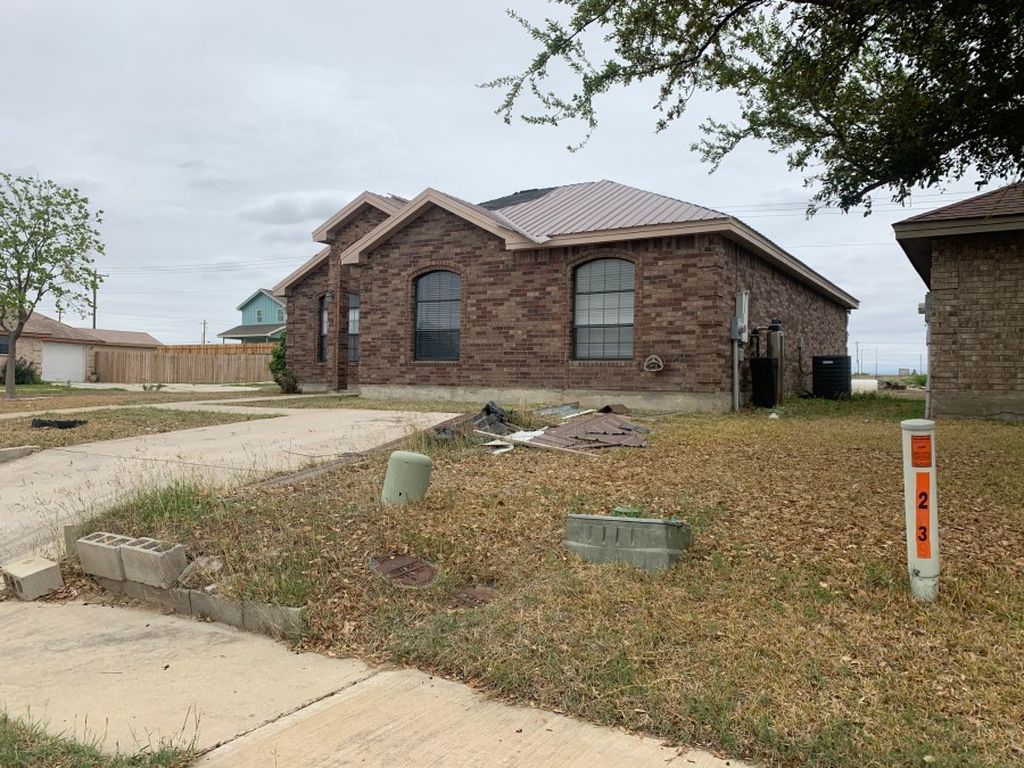 Foxborough, Eagle Pass, TX 78852, Sheriff Sale 374,594 3BD / 2BH