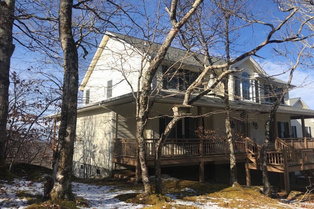 N Pinnacle Ridge Rd, Banner Elk, NC 28604, Sheriff Sale 92,097 3BD