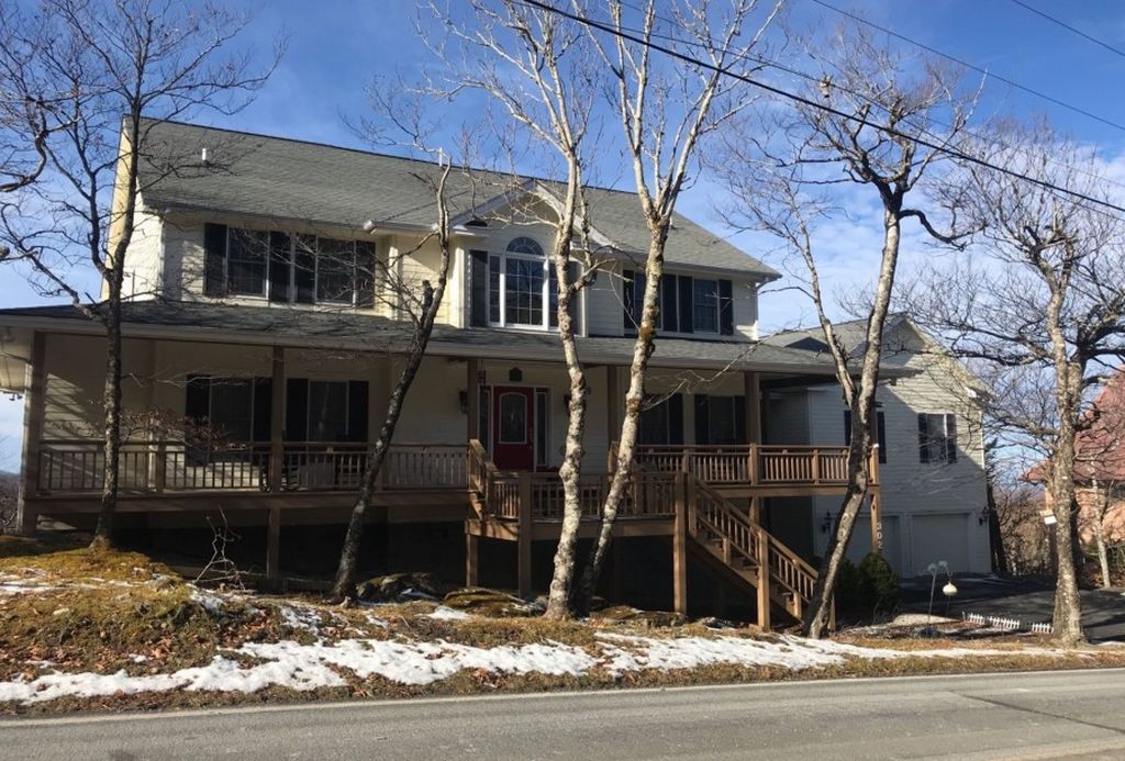 N Pinnacle Ridge Rd, Banner Elk, NC 28604, Sheriff Sale 92,097 3BD