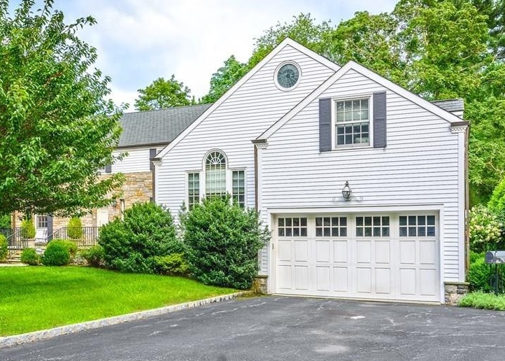 Oxford Rd, New Rochelle, NY 10804, Short Sale 800,000 5BD / 5BH