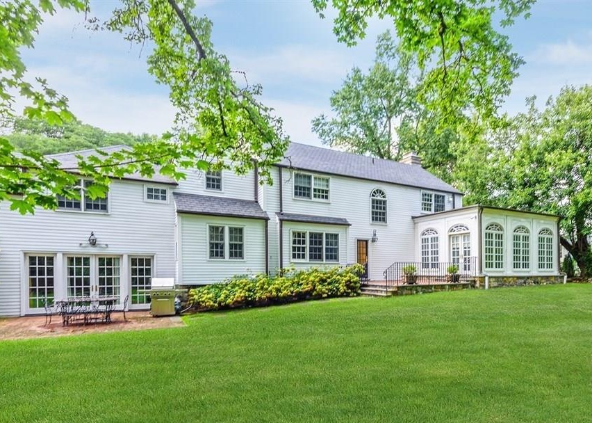 Oxford Rd, New Rochelle, NY 10804, Short Sale 800,000 5BD / 5BH