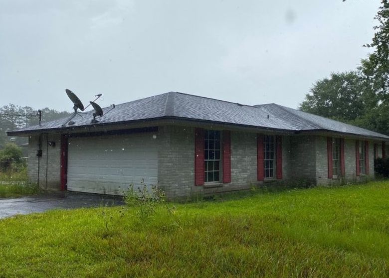 N Highway 105, Vidor, TX 77662, Sheriff Sale 173,000 3BD / 1BH