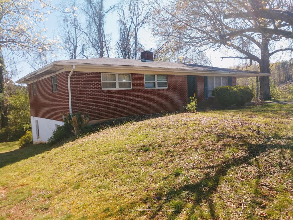 Hill And Dale Rd, Martinsville, VA 24112, Sheriff Sale 49,950 3BD